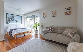 St Kilda Studio Apartment Walking Distance To The Beach